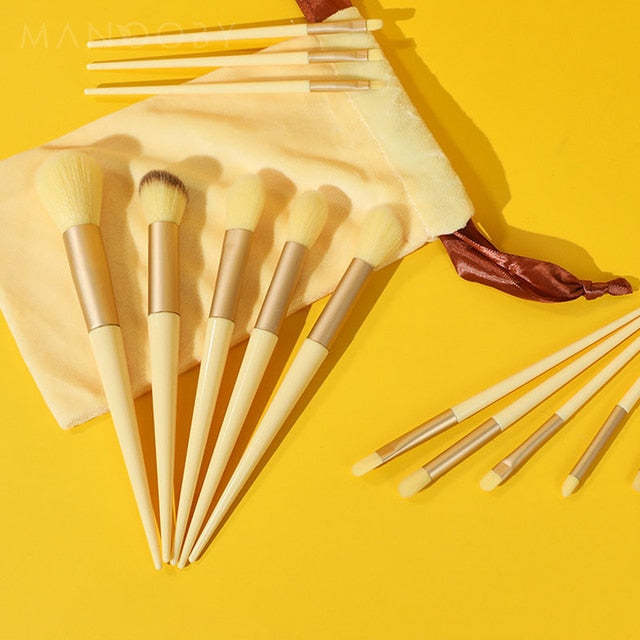 MAKE-UP BRUSHES SET