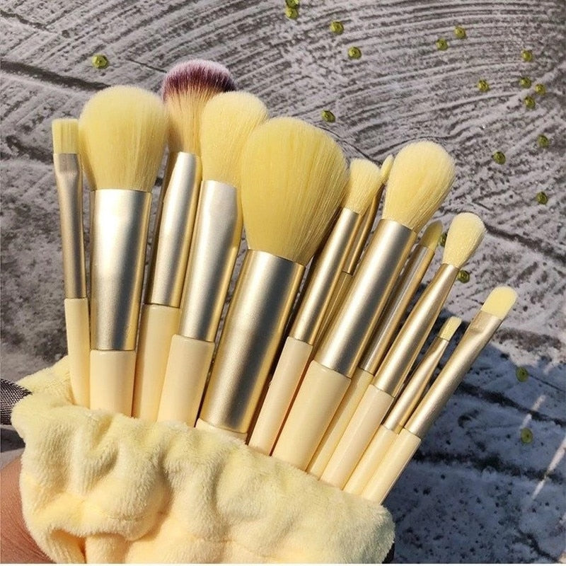 MAKE-UP BRUSHES SET